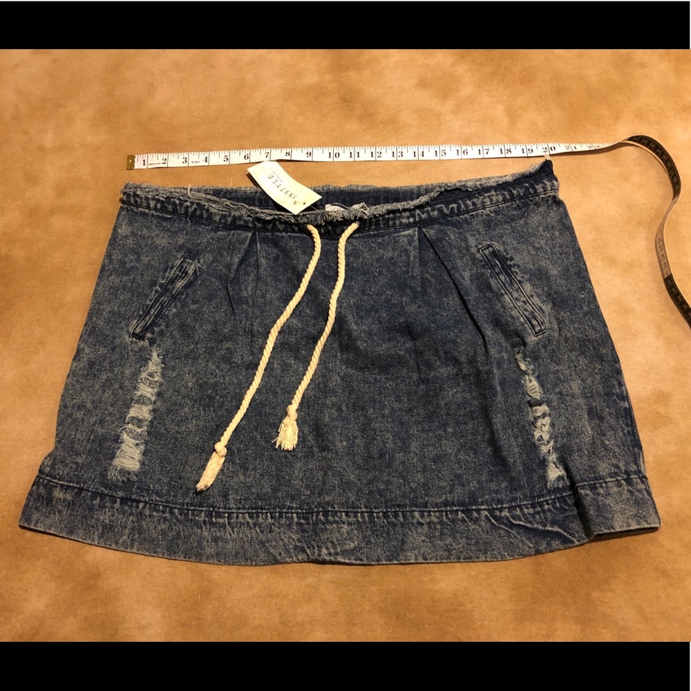 Jean Skirt, L